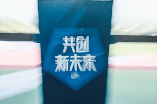 美女脱衣服被打屁股